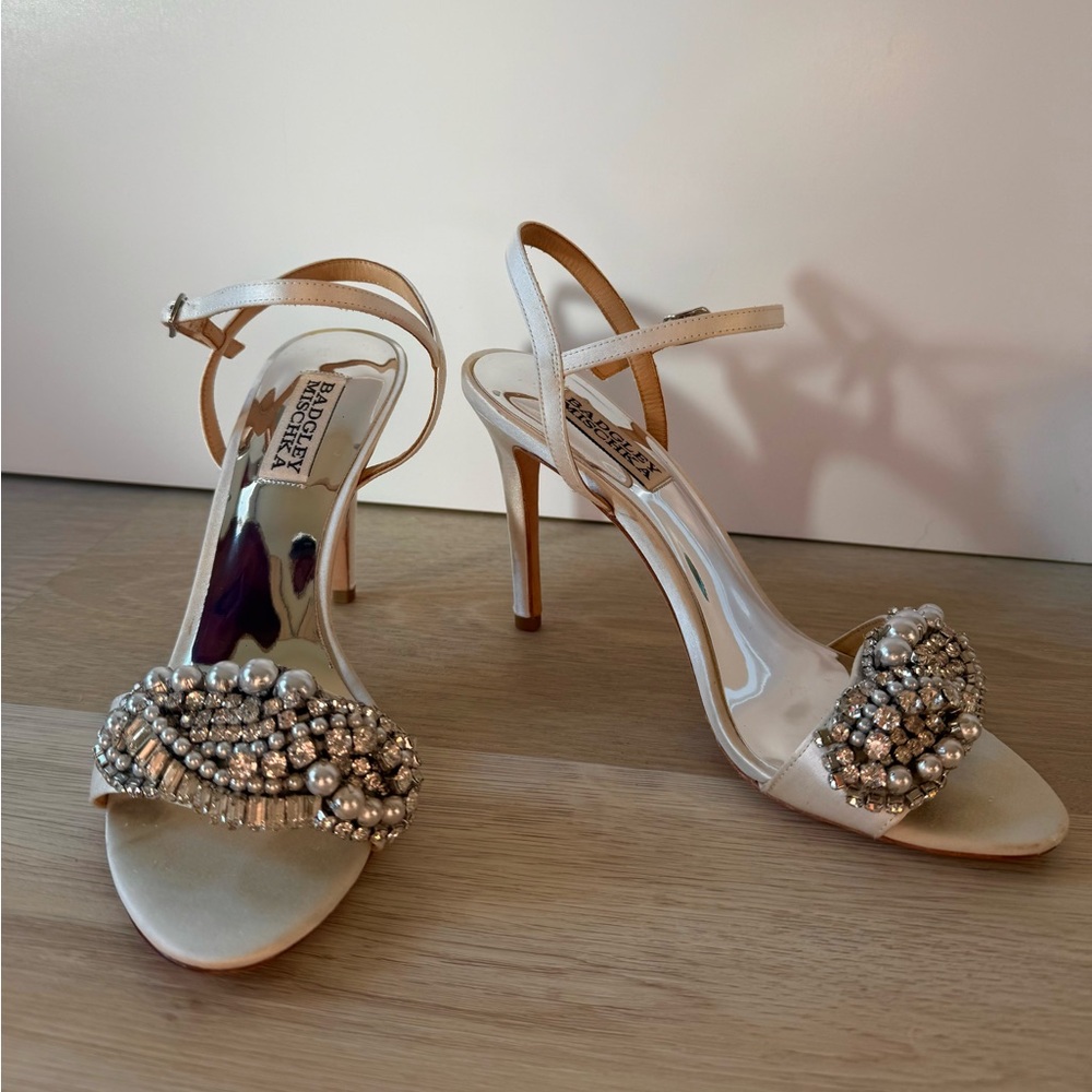 Badgley Mischka White Rhinestone Heels Size 6
